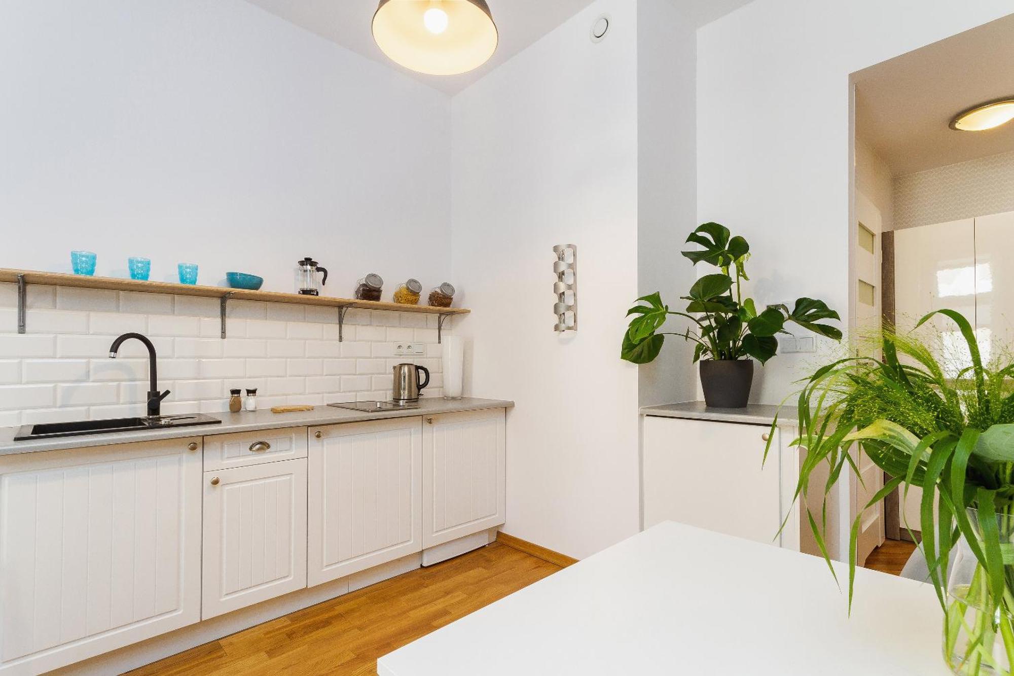 With Balcony - Rzeszowska 4 Street Apartment *